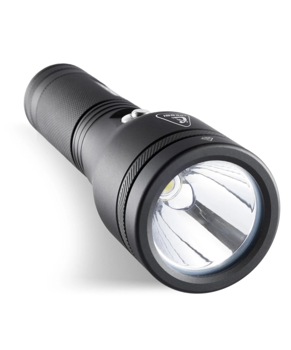 Astra 2100 – Torche de Plongée 2100 Lumens, LED CREE XHP50, Recharge Magnétique, IPX8 100 m