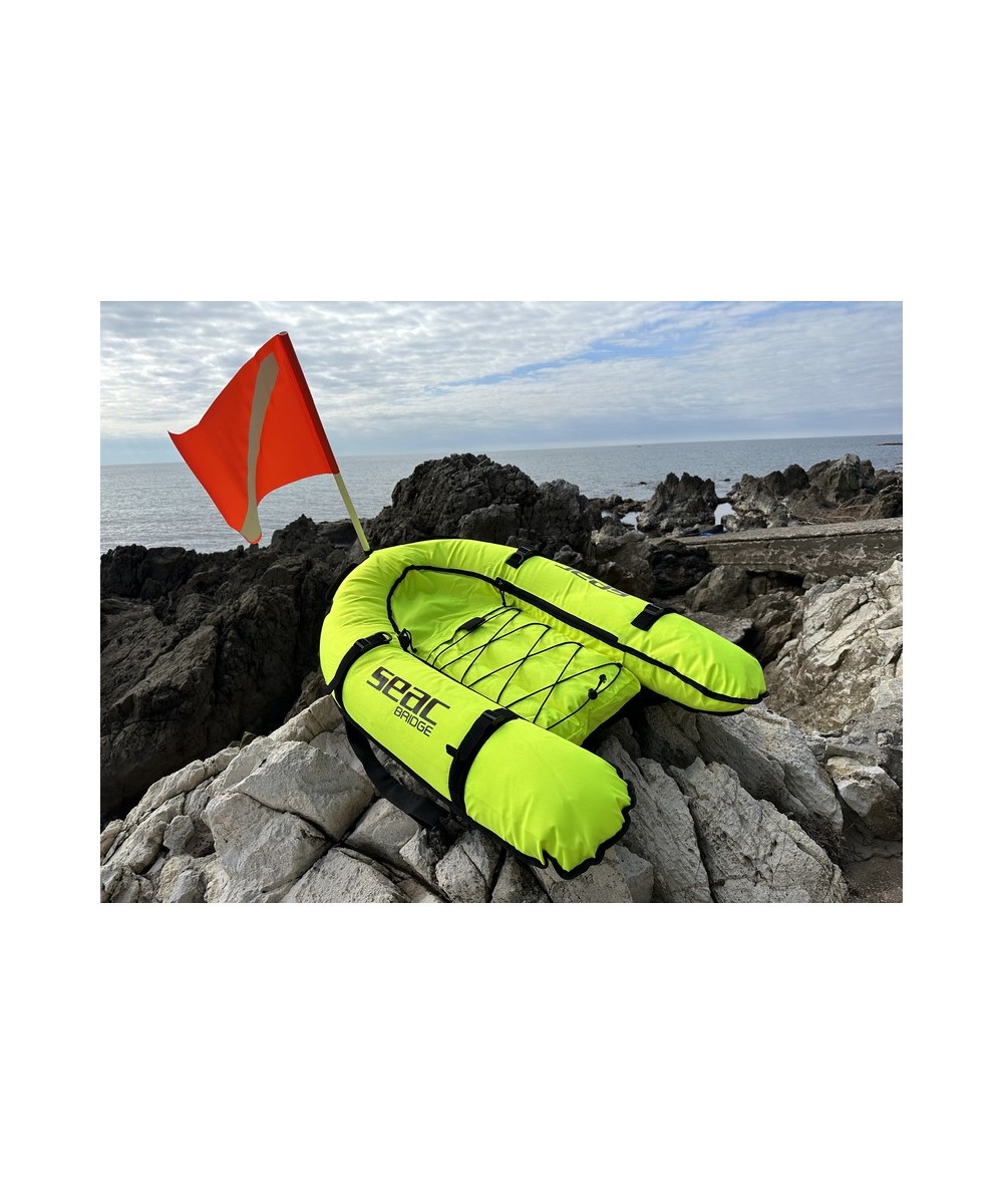 Seac Bridge – Bouée de Portage avec Drapeau Alpha